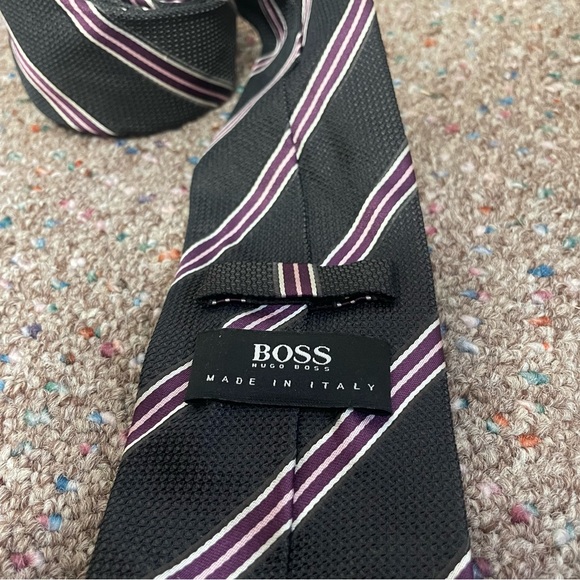 Boss Hugo Boss Men’s Neck Tie 100% Silk Made In Italy Black Purple Striped Slim - Picture 3 of 5